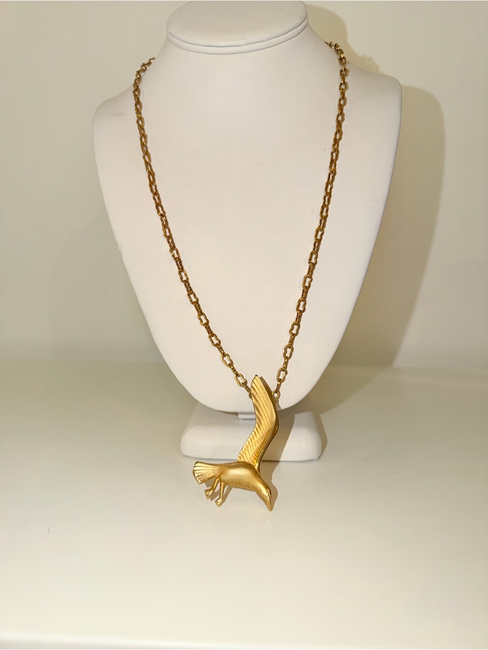 Brushed Gold-Tone Signed Giovanni Bird Pendant Link Necklace